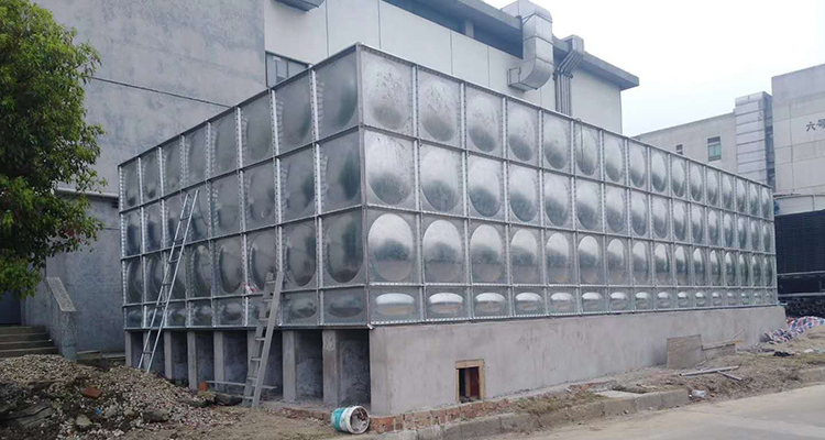 為什么鍍鋅水箱會取代鋼筋混凝土水箱呢？